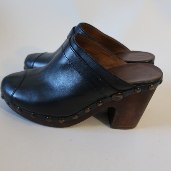 Womens Chanel Black Leather Wood Heel Studded Platform Mules Clogs 38.5 US/8 - Picture 3 of 16